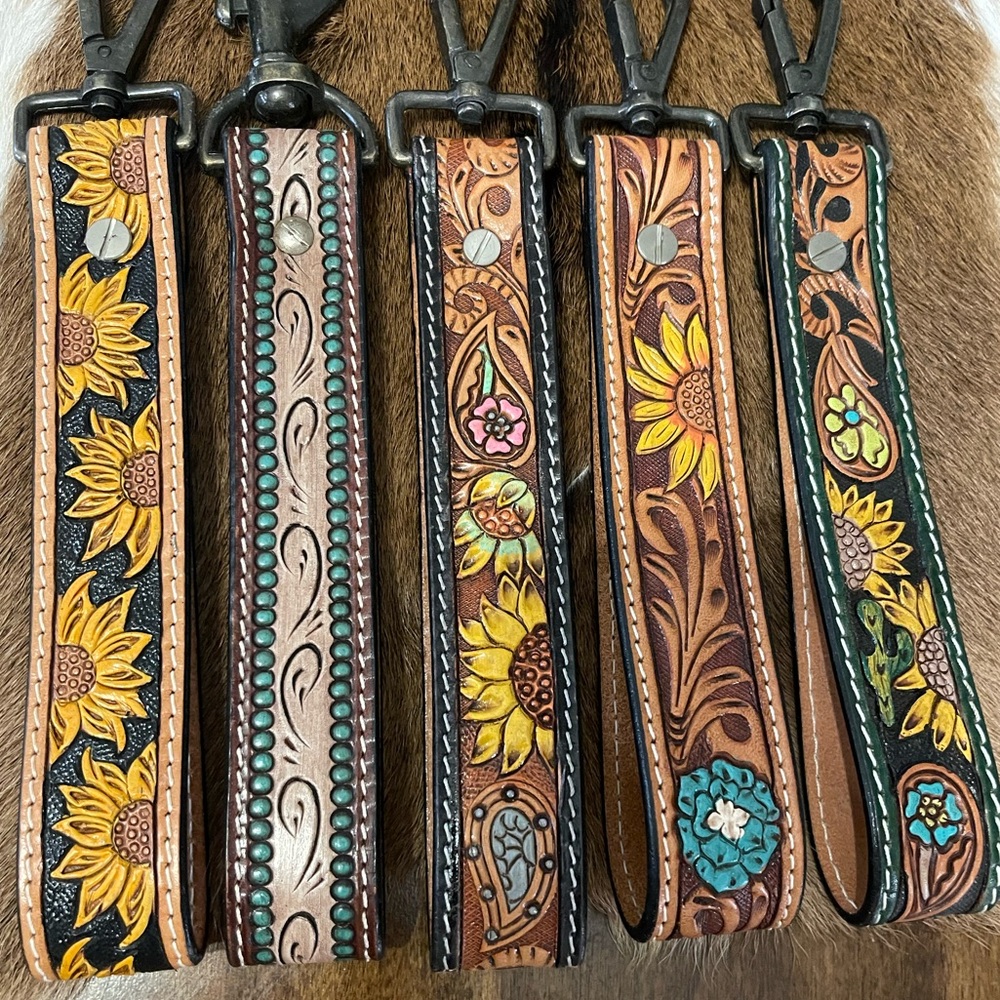 🌵🌻🌵NEW DESIGNS ❤️🌵Genuine Tooled Leather Western Wristlet Strap Keys Luggage 🌻🌵 - Picture 6 of 7